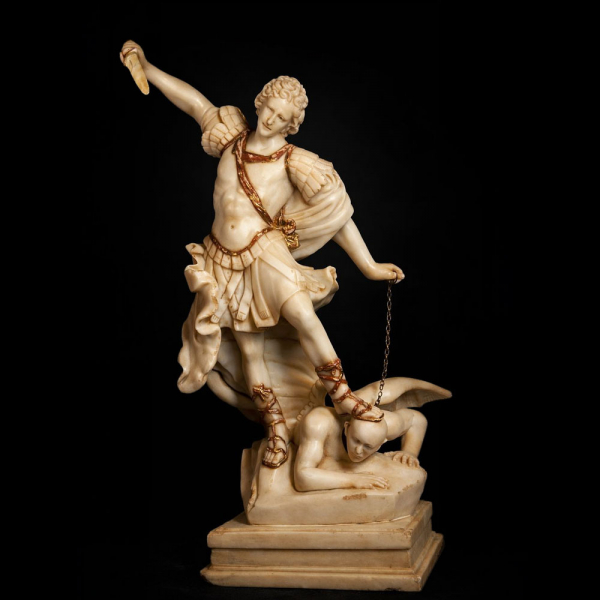 Gran San Miguel Arcángel en alabastro, Italia. Trabajo Romano del siglo XVII. 