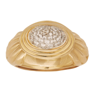 Sortija de la firma Boucheron en oro bicolor con centro bombé de diamantes talla brillante. Firmado y numerado 374450.