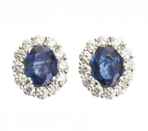 Pendientes con zafiros ovales facetados orlados de brillantes