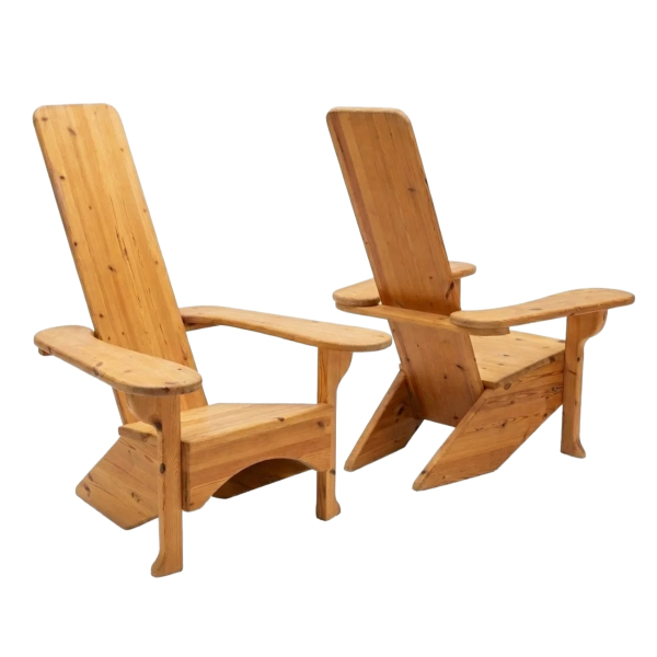 Pareja de sillones en madera tallada siguiendo modelos de la icónica silla Westport (1905) de Thomas Lee, ppios. del s.XX.