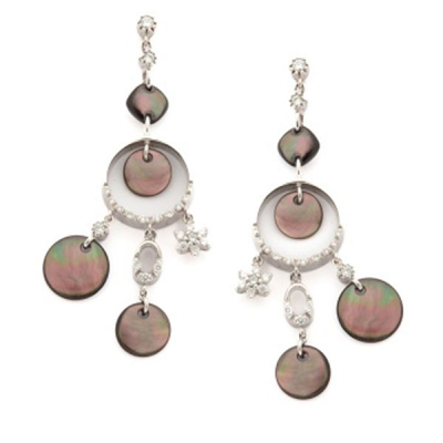 Pendientes largos en oro blanco con diamantes talla brillante 