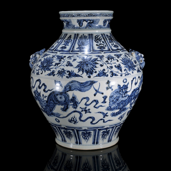 Jarrón de porcelana "Leones y Ocho tesoros", dinastía Yuan.