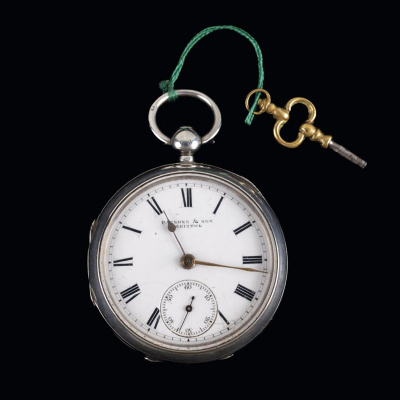 Reloj de bolsillo en plata inglesa punzonada, ley 925. De la manufactura Parsons &amp; Son, de Bristol.