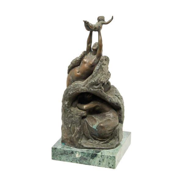 Jaume Mir Ramis (Felanitx, 1915-Palma, 2012)  La Balanguera.  Escultura en bronce patinado sobre peana en m&aacute;rmol verde. Firmada.