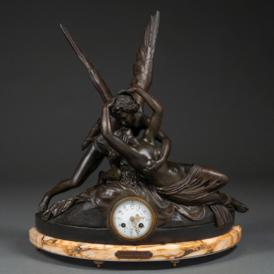 &quot;Eros y Psique&quot; Reloj de sobremesa Trabajo Francés, Finales del Siglo XIX