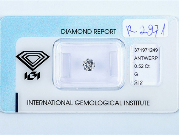 Diamante natural, talla brillante. Certificado IGI (International Gemological Institute)