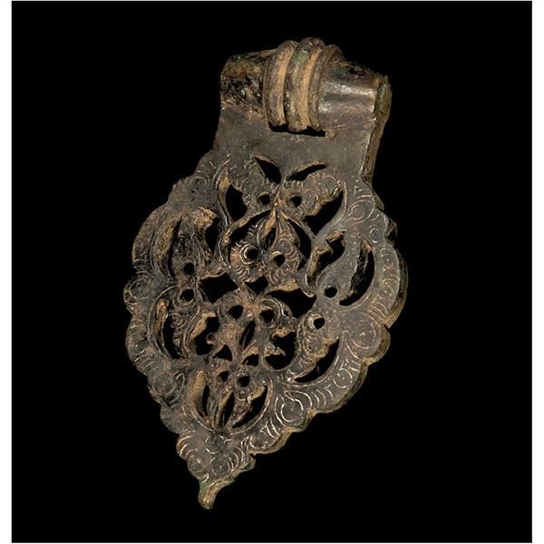 Importante Gran aldaba o picaporte en bronce macizo, trabajo Nazarí Andalusí de los siglos XIV al siglo XV.