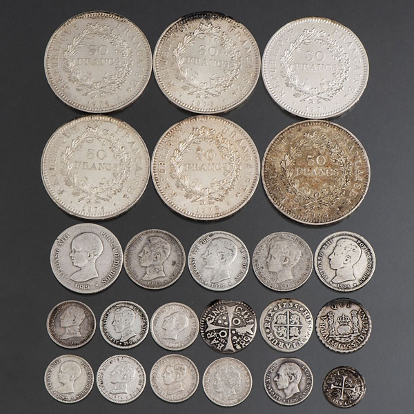 Conjunto de 23 monedas en plata de los siglo XVIII Y XIX