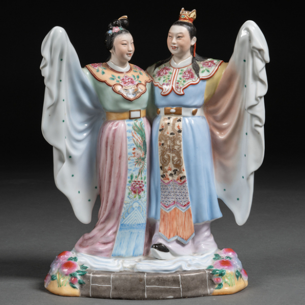 "Pareja de enamorados" Grupo escultórico en porcelana china de los años 50.