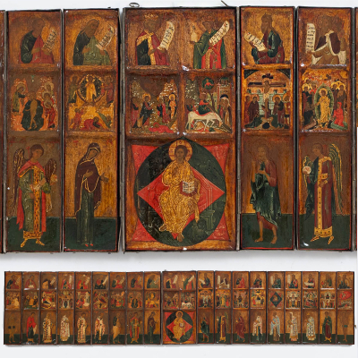 Icono plegable de viaje de diecinueve hojas pintadas con t&eacute;mpera sobre madera.  Escuela Rusa de finales del siglo XIX