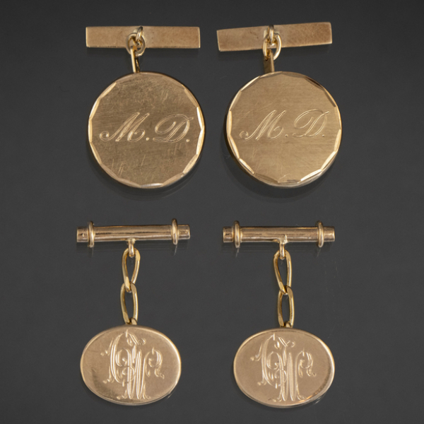 Conjunto de dos parejas de gemelos en oro amarillo de 18 kt.