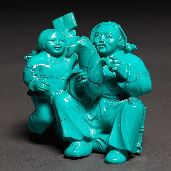 &quot;Anciano como mazorca y niño&quot; Grupo escultórico realizado en piedra turquesa. Trabajo Chino, Siglo XX. 
