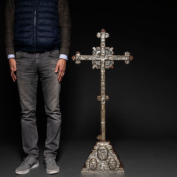 Importante cruz de Jerusalén Indo-Portuguesa en madera y madreperla de finales del siglo XVIII. 