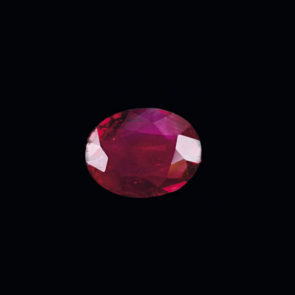 Rubí oval 1,96 cts. No heat. Muy bello rubí talla oval de 1,96 cts. 
