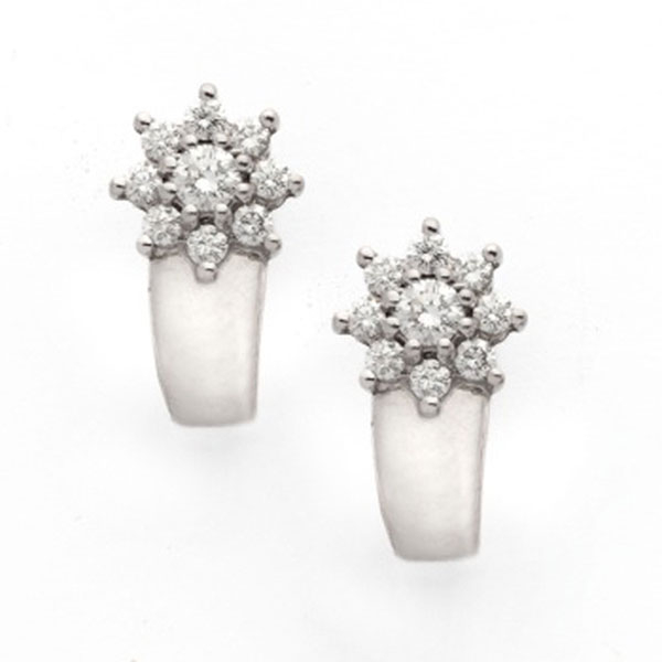 Pendientes rosetón en oro blanco con diamantes talla brillante con un peso total de 0,80 cts. aprox.