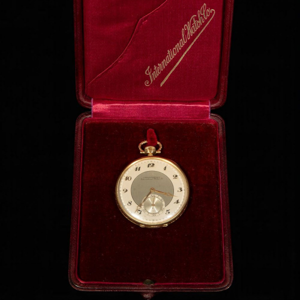 Importante reloj cronógrafo de bolsillo IWC en oro de 18K, años 20.