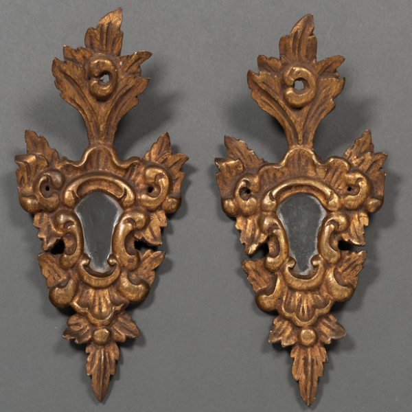 Pareja de cornucopias en madera tallada y dorada del siglo XIX