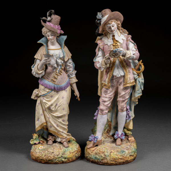 &quot;Espadachín y Dama&quot; Figuras de gran tamaño en biscuit. Trabajo Francés, Finales del siglo XIX