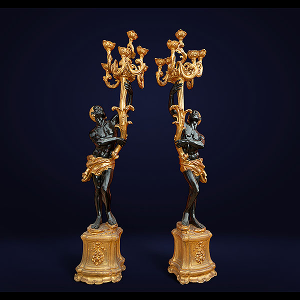 Gran pareja de torcheros Venecianos en madera policromada, Pps. del siglo XX, Italia.