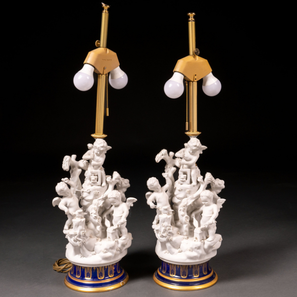 Pareja de lámparas de mesa en porcelana italiana Mangani. Siglo XX