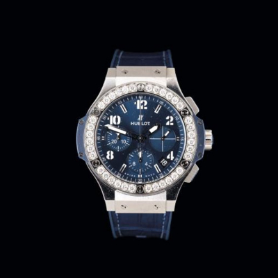 Reloj de pulsera para caballero HUBLOT, modelo Big Bang, realizado en titanio. Bisel adornado por brillantes. 