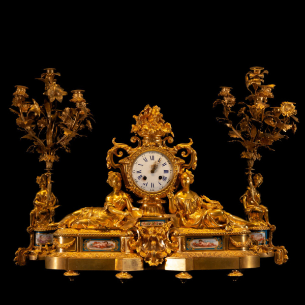 Importante reloj Gran Garrison Napoleón III en bronce dorado al mercurio, Francia siglo XIX.