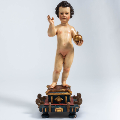 "Ni&ntilde;o Jes&uacute;s salvador del mundo" Escultura en madera tallada y policromada del siglo XVII. 