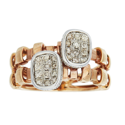 Sortija en oro rosa y blanco con dos motivos ovales de diamantes talla brillante. 