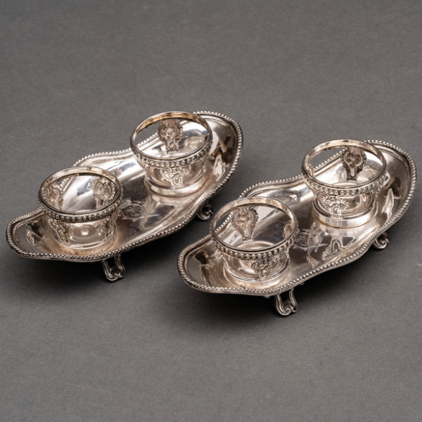 Pareja de saleros franceses estilo Luís XV del siglo XIX.  Punzones de Minerva.