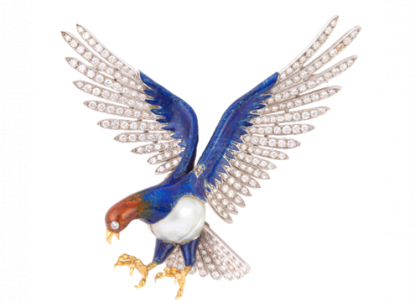 Broche a&ntilde;os 60 de &aacute;guila realizada con esmalte bicolor.   En montura de oro blanco de 18K 