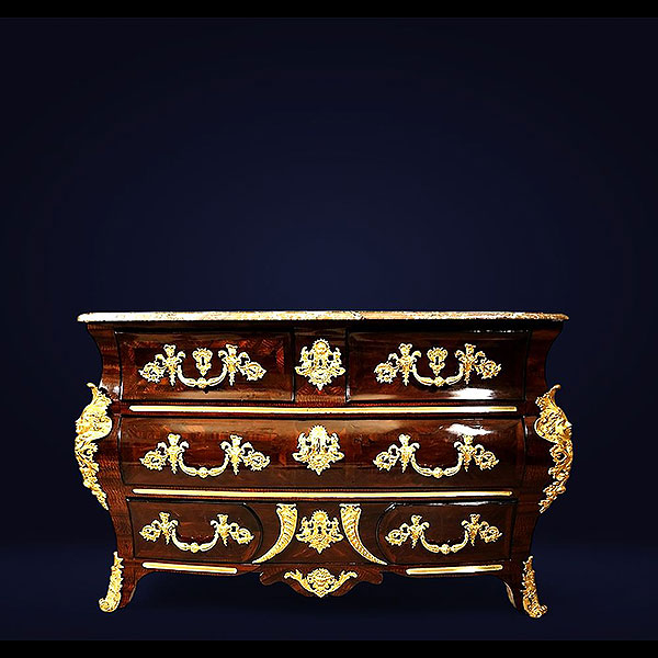 Cómoda Regencia estampillada I.D. por Jacques Denizot - París, siglo XVIII.