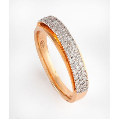 Sortija en oro rosa con diamantes talla brillante con un peso total de 0,24 cts.