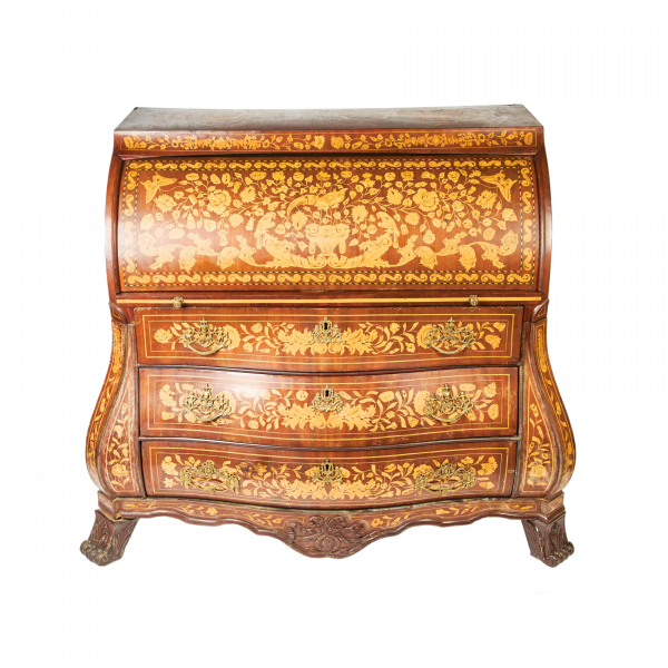 Bureau de cilindro holandés en madera de caoba con marqueterías contrastadas en boj de motivos florales, aves e insectos, fles. del s.XVIII.
