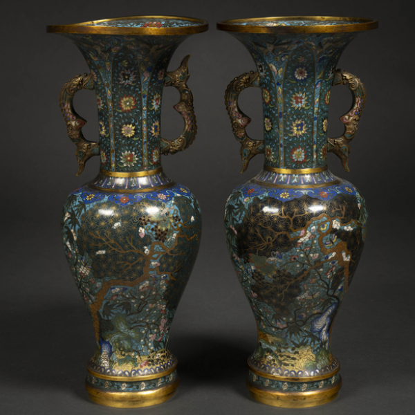 Pareja de jarrones chinos en esmalte cloisonné del siglo XIX. 