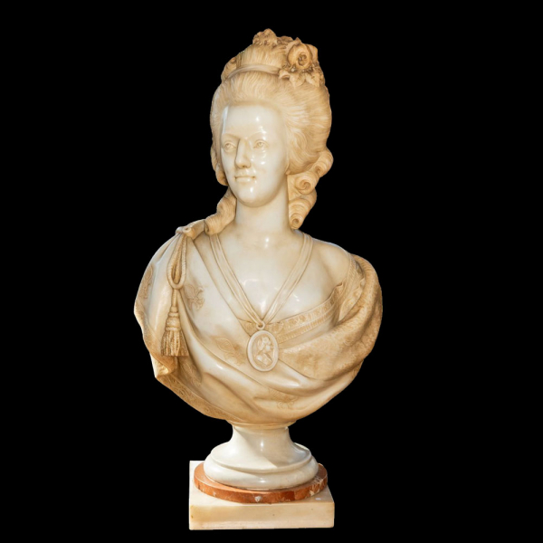 "Busto de María Antonieta" de finales del siglo XVIII en mármol de Carrara.