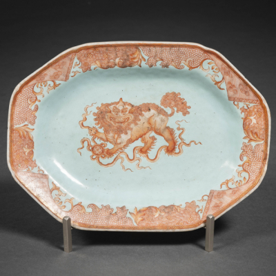 Bandeja poligonal en porcelana china del siglo XIX.