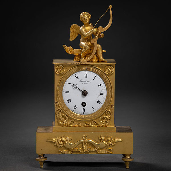 Moinet Ainé, Paris 1827 - Reloj de sobremesa francés en bronce dorado del siglo XIX.