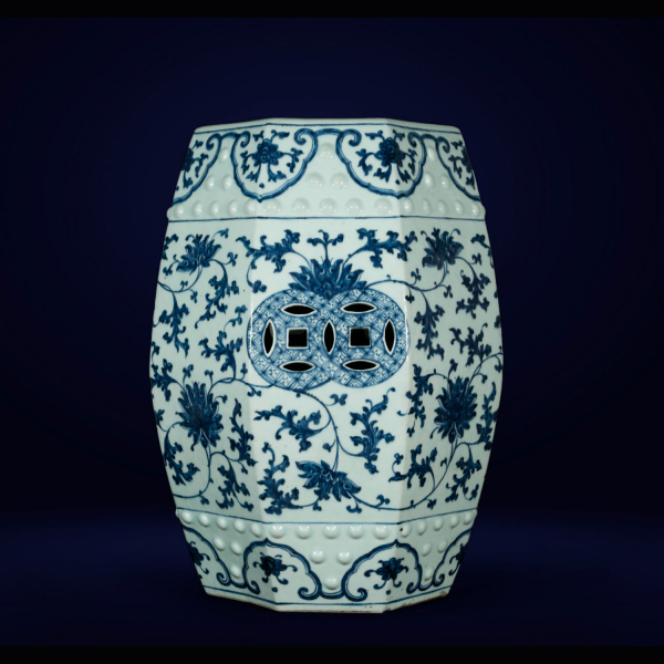 Excepcional Taburete de Corte Qing en porcelana azul y blanca Chino , China Imperial, Periodo Qianlong siglo XVIII