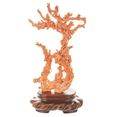 Árbol con aves y flores. Figura en coral tallado, primera mitad del s.XX.