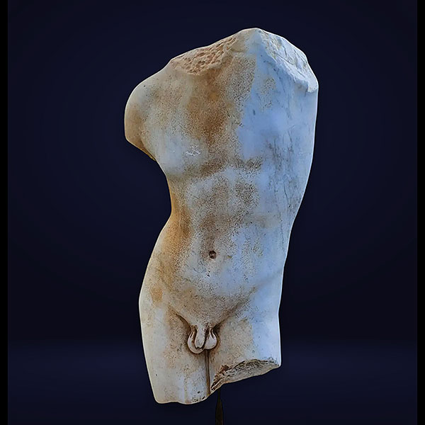 Torso Romano en mármol de Carrara, Italia, siglo XIX.