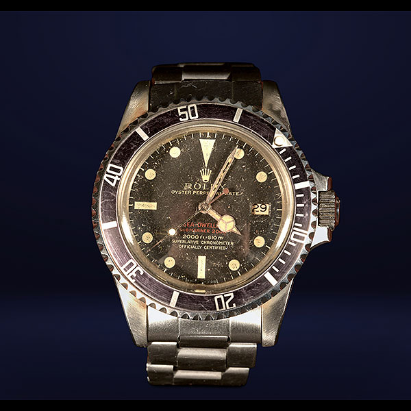 ROLEX Oyster Perpetual Date "Submariner Red Sea-Dweller", Superlative Chronometer Officially Certified. Ref. 1665. Reloj para caballero con brazalete en acero. Años 70. 