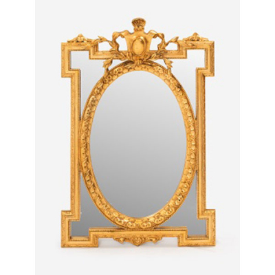 Espejo en madera y estuco dorado con decoración vegetal y perlas. Estilo Luis XVI.  Época: S. XX