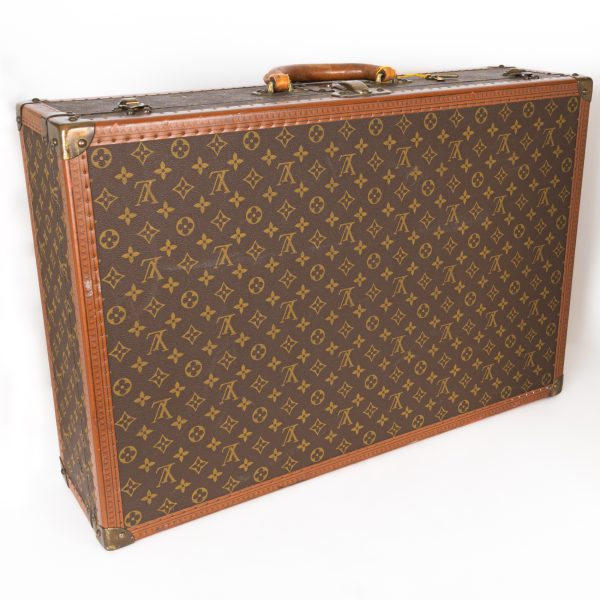 LOUIS VUITTON. Baúl de viaje modelo «Cotteville 70» en lona marrón Monogram 