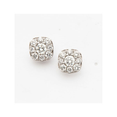 Pendientes en oro blanco con diamante talla brillante central y orla de 8 diamantes talla brillante con peso total de 0,68 cts. aprox.