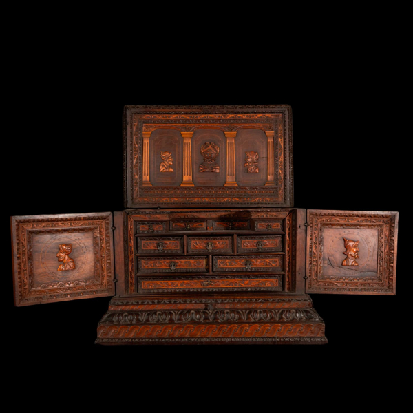 Excepcional Bargue&ntilde;o espa&ntilde;ol renacentista de sobremesa del siglo XVI.