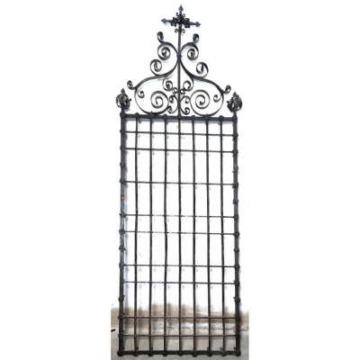 Importante Gran Reja Renacentista transici&oacute;n al Barroco espa&ntilde;ola de palacio del siglo XVII en hierro forjado para ventana principal. 