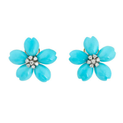 Bellos pendientes en oro amarillo, en forma de flor formada por cabuchones de turquesa 