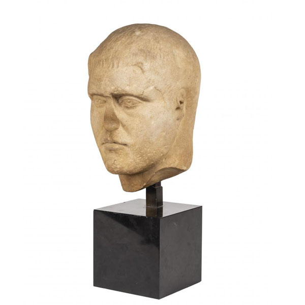 Rostro que representa un retrato masculino realizado en mármol. Roma. Siglo III d.C. 