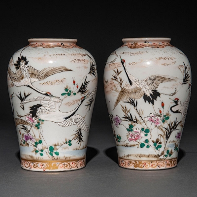 Pareja de jarrones en porcelana japonesa. Trabajo Japonés, Período Kutani, h. 1900