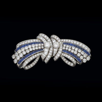 Broche de doble clip de diamantes y zafiros azules. Importante pieza de colecci&oacute;n.